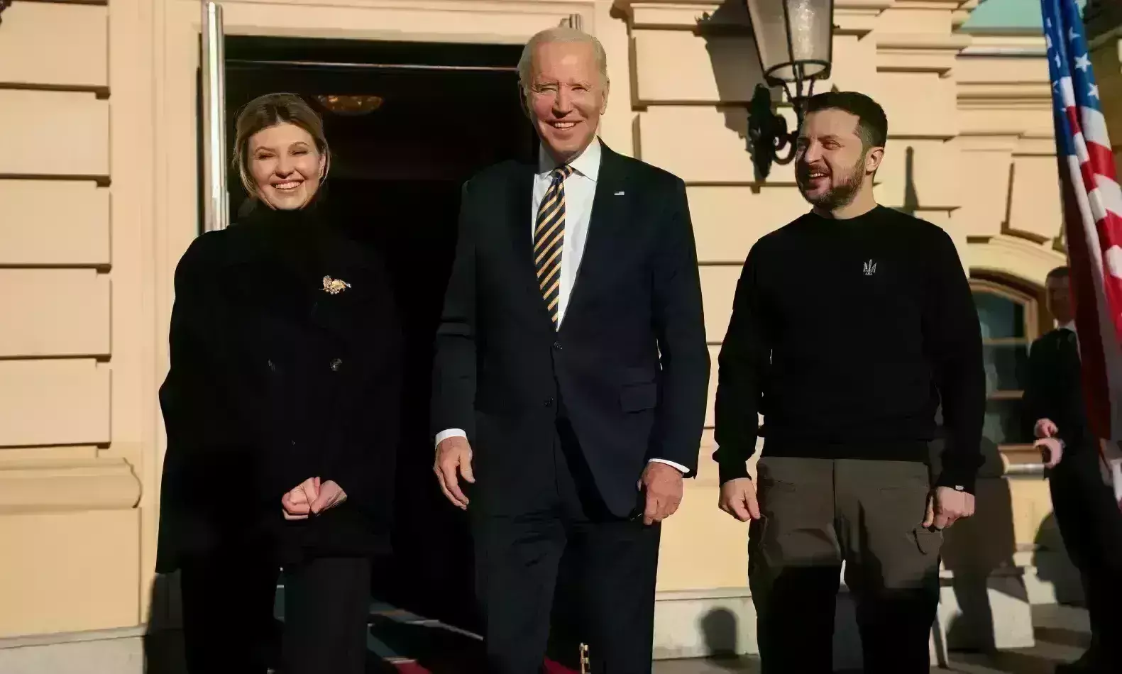 Ukraine: యుద్ధభూమిలో జో బైడైన్.... Ukraine: యుద్ధభూమిలో జో బైడైన్....