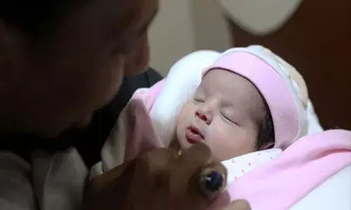 Turkey-Syria Earthquake: టర్కీ-సిరియా భూకంపం.. శిథిలాలలో జన్మించిన బిడ్డని దత్తత.. Turkey-Syria Earthquake: టర్కీ-సిరియా భూకంపం.. శిథిలాలలో జన్మించిన బిడ్డని దత్తత..