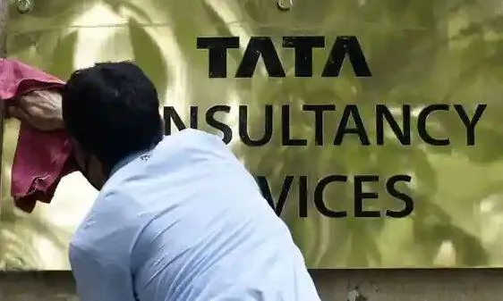 TCS : లే ఆఫ్స్ లేవు.. అన్నీ హైక్ లే...