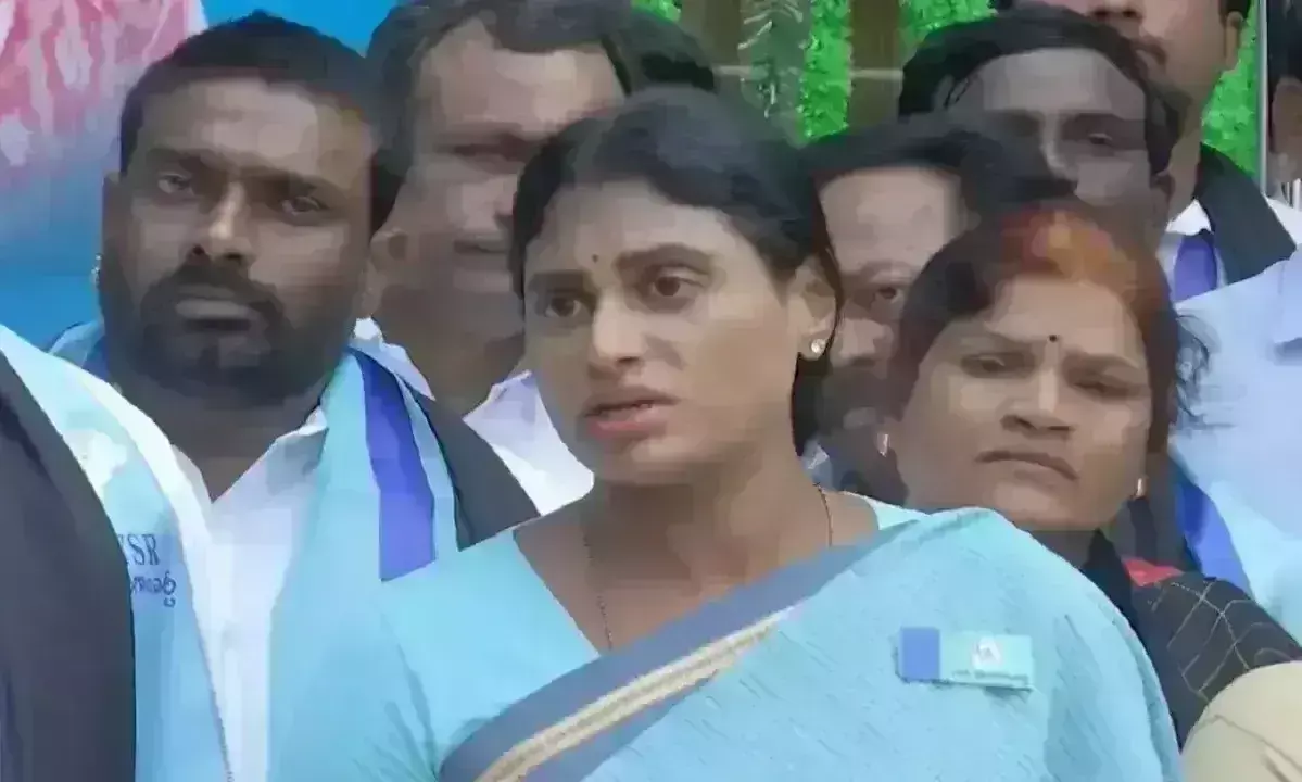 TS: ఎమ్మెల్యే శంకర్ నాయక్ పై మహిళా కమిషన్‭కు షర్మిల ఫిర్యాదు