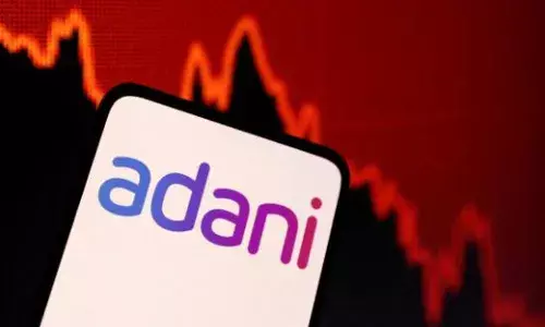 Adani Shares : కుప్పకూలుతున్న అదానీ షేర్లు