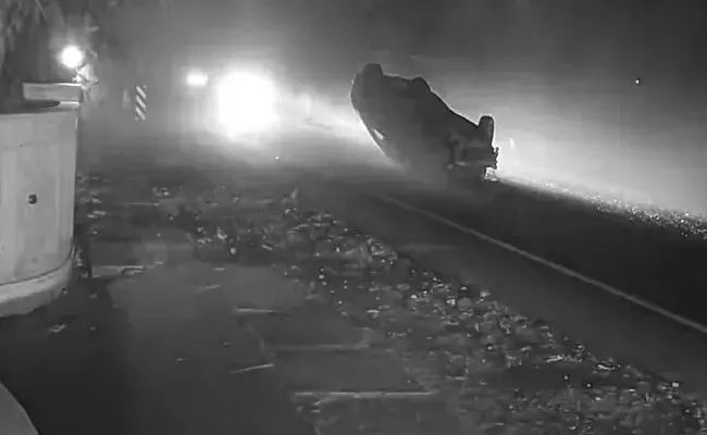 Video Viral: మిరాకిల్.. కారు బోల్తా పడినా..