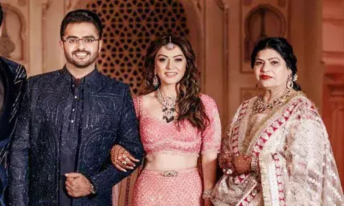 Hansika: పెళ్లి సమయంలో తల్లి మాటలు.. కన్నీళ్లు పెట్టుకున్న హన్సిక Hansika: పెళ్లి సమయంలో తల్లి మాటలు.. కన్నీళ్లు పెట్టుకున్న హన్సిక