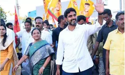 Yuvagalam: జగన్ హయాంలో ప్రజలకు కుటుంబ పోషణ భారమైంది : లోకేష్ Yuvagalam: జగన్ హయాంలో ప్రజలకు కుటుంబ పోషణ భారమైంది : లోకేష్