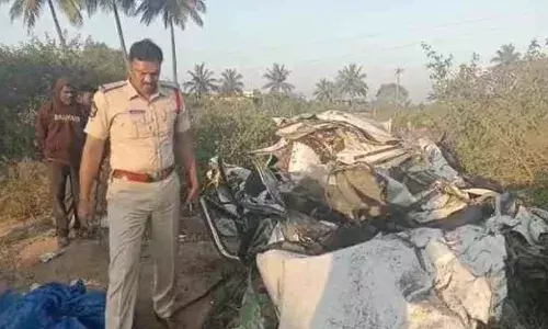 Accident : కుప్పంలో ఘోర రోడ్డు ప్రమాదం.. ముగ్గురు మృతి