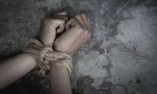 Crime: అత్తాపూర్లో కిడ్నాప్ కలకలం Crime: అత్తాపూర్లో కిడ్నాప్ కలకలం