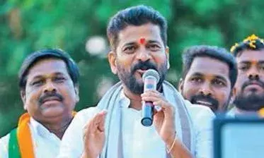 TS: ముందస్తు ఎన్నికలు పిచ్చోడి చేతిలో రాయిలాంటిదే: రేవంత్ TS: ముందస్తు ఎన్నికలు పిచ్చోడి చేతిలో రాయిలాంటిదే: రేవంత్