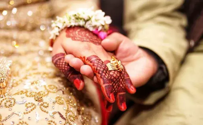 Bihar: ప్రియుడితో భార్య జంప్.. చేసేదేం లేక అతడి భార్యను ఇతడు..