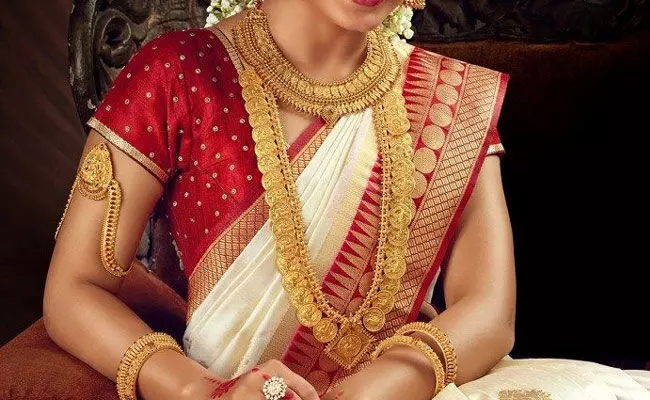 Gold and Silver Rates Today : పెరిగిన బంగారం, నిలకడగా వెండి ధరలు.. ఈ రోజు మార్కెట్లో ఈ విధంగా.. Gold and Silver Rates Today : పెరిగిన బంగారం, నిలకడగా వెండి ధరలు.. ఈ రోజు మార్కెట్లో ఈ విధంగా..