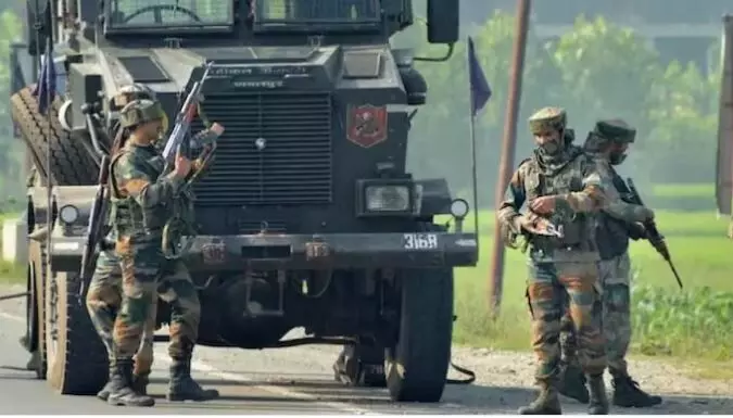 Jammu Kashmir : బ్యాంకు గార్డును చంపిన ఉగ్రవాది హతం Jammu Kashmir : బ్యాంకు గార్డును చంపిన ఉగ్రవాది హతం