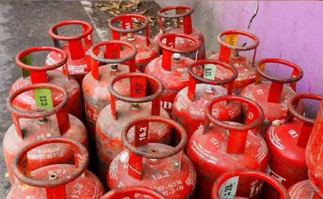 LPG: పెరిగిన ఎల్‌పీజీ సిలిండర్ ధరలు.. నేటి నుంచి అమలులోకి..