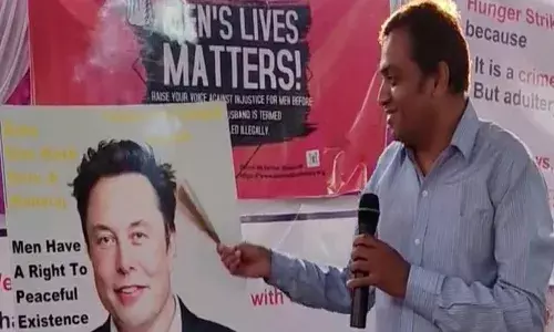 Elon Musk: ట్విట్టర్ బాస్ కు పూజలు...