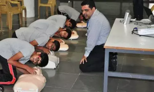 TS : రాష్ట్ర వ్యాప్తంగా CPR ట్రైనింగ్ ప్రోగ్రామ్ ప్రారంభం TS : రాష్ట్ర వ్యాప్తంగా CPR ట్రైనింగ్ ప్రోగ్రామ్ ప్రారంభం