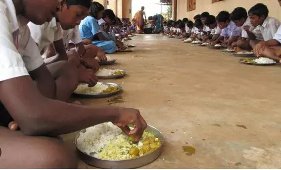 AP : ఏకలవ్య మోడల్ రెసిడెన్షియల్ స్కూల్లో ఫుడ్పాయిజన్ AP : ఏకలవ్య మోడల్ రెసిడెన్షియల్ స్కూల్లో ఫుడ్పాయిజన్