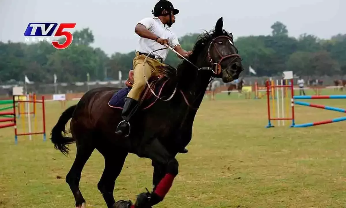 రంగారెడ్డి జిల్లా మొయినాబాద్లో గుర్రపు స్వారి పోటీలు రంగారెడ్డి జిల్లా మొయినాబాద్లో గుర్రపు స్వారి పోటీలు