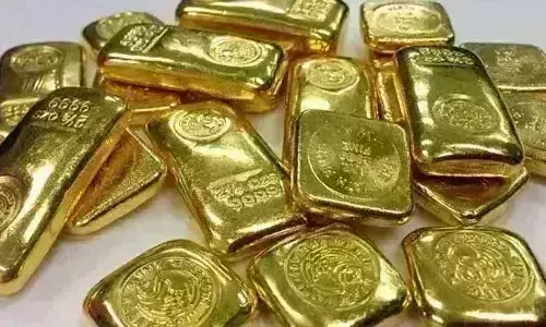 Crime: అరవై తులాల అక్రమ బంగారం పట్టివేత Crime: అరవై తులాల అక్రమ బంగారం పట్టివేత