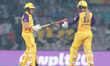 WPL: యూపీ వారియర్స్ విజయభేరి WPL: యూపీ వారియర్స్ విజయభేరి