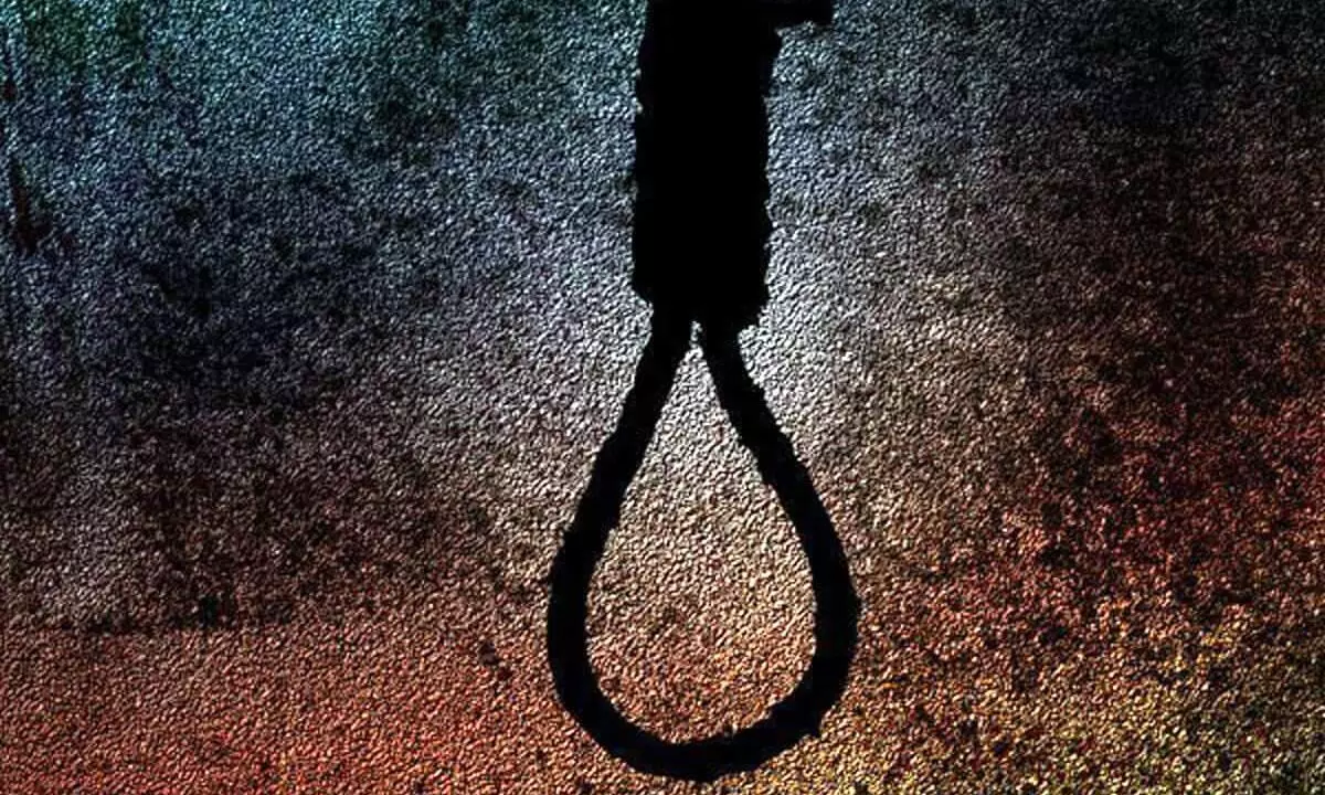 Crime: వరకట్నవేధింపులకు మహిళా కానిస్టేబుల్ బలి Crime: వరకట్నవేధింపులకు మహిళా కానిస్టేబుల్ బలి