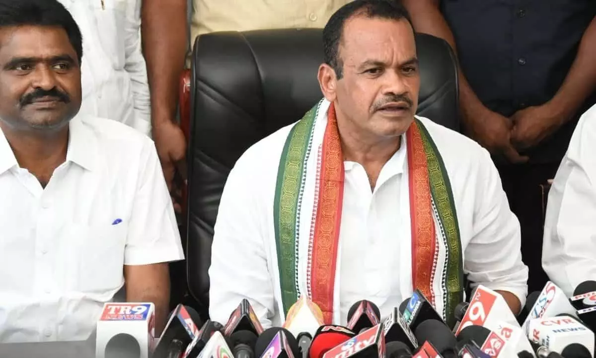 Telangana: అవి భావోద్వేగంతో చేసిన వాఖ్యలే: కోమటిరెడ్డి Telangana: అవి భావోద్వేగంతో చేసిన వాఖ్యలే: కోమటిరెడ్డి