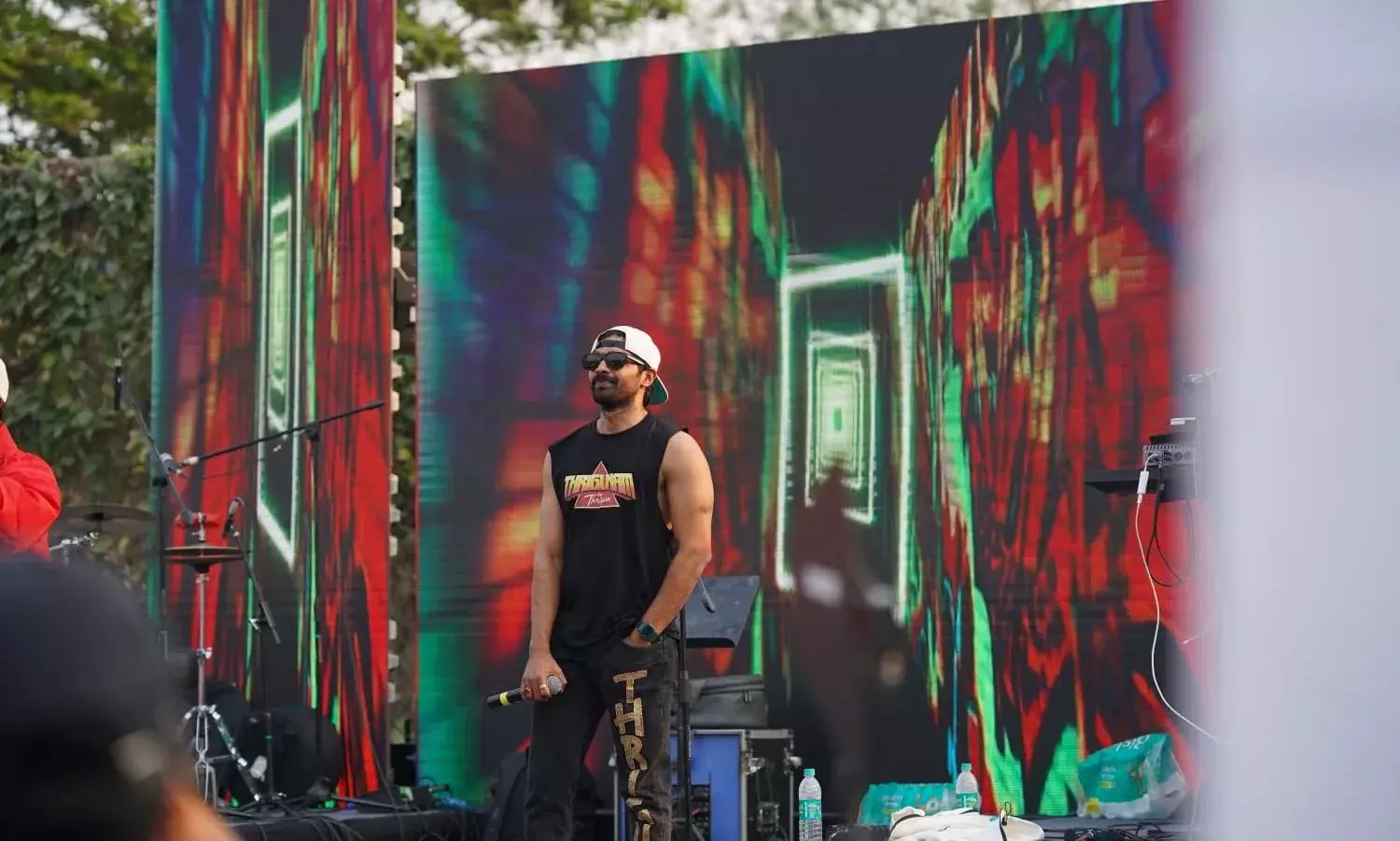 Entertainment: రాపర్ గా మారిన హ్యాండ్సమ్ హీరో Entertainment: రాపర్ గా మారిన హ్యాండ్సమ్ హీరో