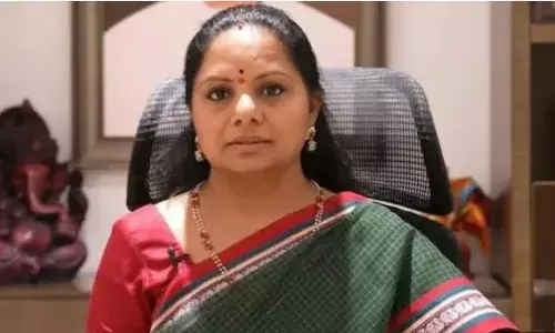 Liquor Scam : న్యాయనిపుణులతో చర్చలు జరుపుతున్న ఎమ్మెల్సీ కవిత