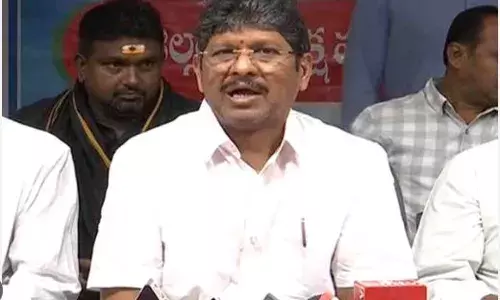 AP JAC : ఆయుధం మా చేతుల్లోనే ఉంది : జేఏసీ చైర్మన్ బొప్పరాజు AP JAC : ఆయుధం మా చేతుల్లోనే ఉంది : జేఏసీ చైర్మన్ బొప్పరాజు