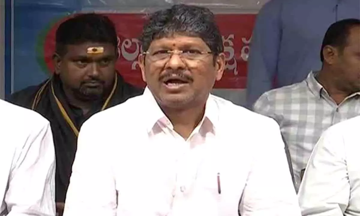 AP:3వేల కోట్లు ఈ నెలలోగా చెల్లిస్తాం..ఉద్యోగ సంఘాలకు మంత్రుల కమిటీ హామీ AP:3వేల కోట్లు ఈ నెలలోగా చెల్లిస్తాం..ఉద్యోగ సంఘాలకు మంత్రుల కమిటీ హామీ
