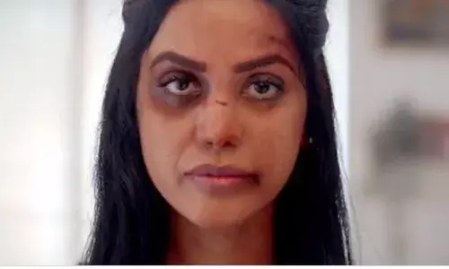 Holi : భారత్ మ్యాట్రిమోనీ HOLI వీడియోపై రచ్చ రచ్చ Holi : భారత్ మ్యాట్రిమోనీ HOLI వీడియోపై రచ్చ రచ్చ