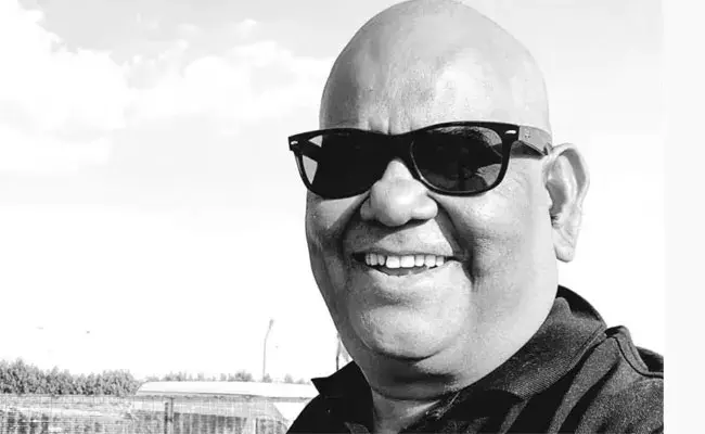 Satish Kaushik: అర్ధరాత్రి ఒంటిగంటకు గుండెపోటుతో బాధపడ్డ సతీష్ కౌశిక్.. Satish Kaushik: అర్ధరాత్రి ఒంటిగంటకు గుండెపోటుతో బాధపడ్డ సతీష్ కౌశిక్..