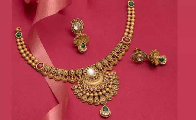 Gold and Silver Rates Today : పెరిగిన బంగారం, తగ్గిన వెండి ధరలు.. ఈ రోజు మార్కెట్లో ఈ విధంగా..