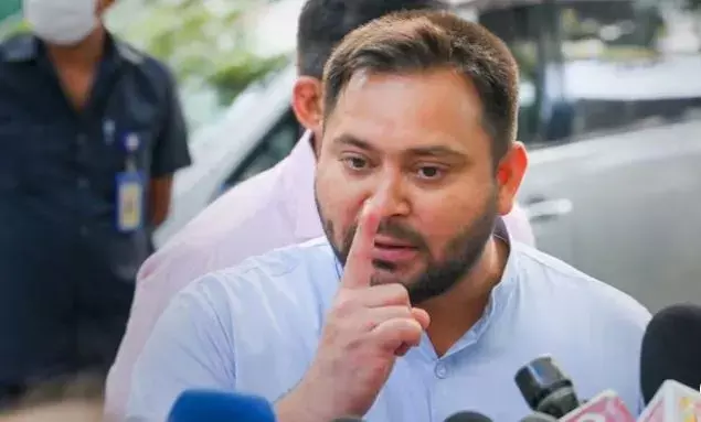 Land for Job Scam : తేజస్వీ యాదవ్ కు సీబీఐ సమన్లు