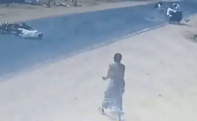 Telangana: అతివేగం.. ఇద్దరు మృతికి కారణం