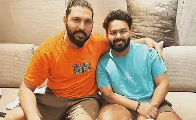 Sports News: రిషబ్ను కలిసిన యువీ.. Sports News: రిషబ్ను కలిసిన యువీ..