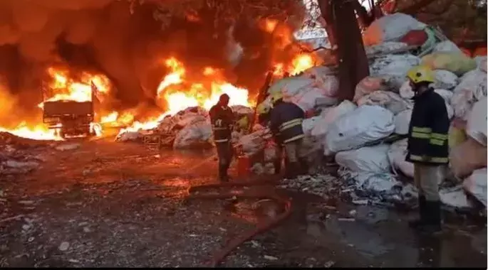 Hyderabad : ప్లాస్టిక్ గోడౌన్ లో అగ్ని ప్రమాదం