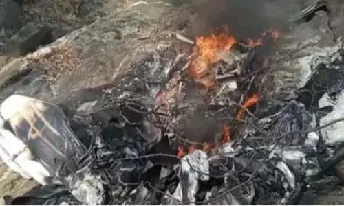 శిక్షణ విమానం కూలి ఇద్దరు మృతి