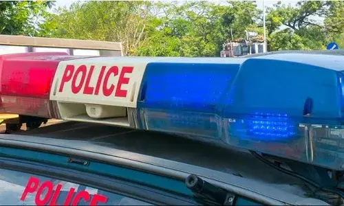 జమ్మూ కాశ్మీర్ లో బస్సు బోల్తా.. నలుగురు మృతి