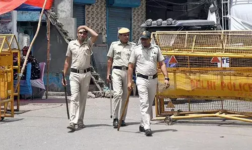 Crime :మెట్రో స్టేషన్ దగ్గర మహిళ శరీర భాగాలు