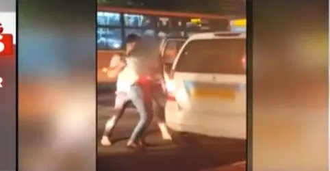 Delhi : యువతిని కొట్టి లాక్కెల్లిన దుండగులు