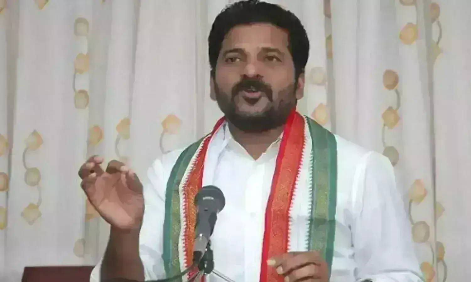 Telangana: టీపీసీసీ ఛీఫ్ రేవంత్కు సిట్ నోటీసులు Telangana: టీపీసీసీ ఛీఫ్ రేవంత్కు సిట్ నోటీసులు