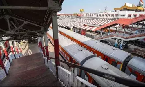 పాట్నా రైల్వే స్టేషన్ లో అడల్డ్ వీడియో..! బ్లాక్ లిస్ట్ లోకి ఏజెన్సీ పాట్నా రైల్వే స్టేషన్ లో అడల్డ్ వీడియో..! బ్లాక్ లిస్ట్ లోకి ఏజెన్సీ