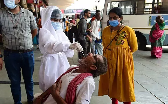 National : పెరుగుతున్న కోవిడ్ కేసులు... కేంద్రం అలర్ట్ National : పెరుగుతున్న కోవిడ్ కేసులు... కేంద్రం అలర్ట్