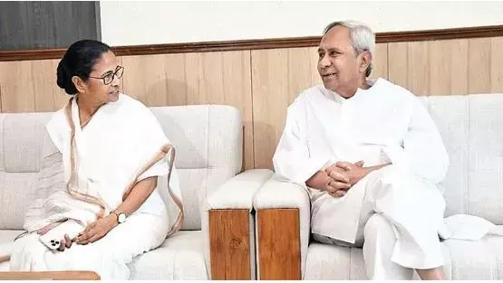ఒడిశా సీఎంను కలిసిన మమతా బెనర్జీ