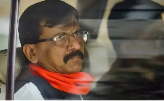 Shivasena : సంజయ్ రౌత్ పై వేటు... శివసేన పార్లమెంట్ నాయకుడిగా  గజానన్ Shivasena : సంజయ్ రౌత్ పై వేటు... శివసేన పార్లమెంట్ నాయకుడిగా  గజానన్