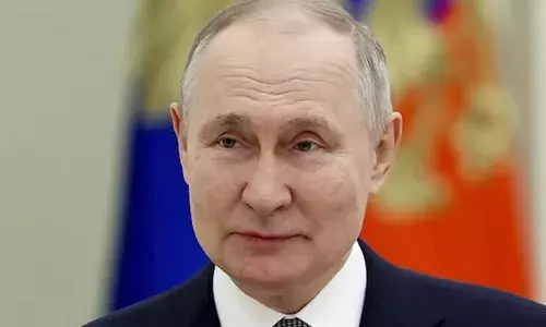 Russia: పుతిన్ని అరెస్ట్ చేస్తే ఏ దేశంలోనైనా బాంబులు వేస్తుంది: డిమిత్రి మెద్వెదేవ్ Russia: పుతిన్ని అరెస్ట్ చేస్తే ఏ దేశంలోనైనా బాంబులు వేస్తుంది: డిమిత్రి మెద్వెదేవ్