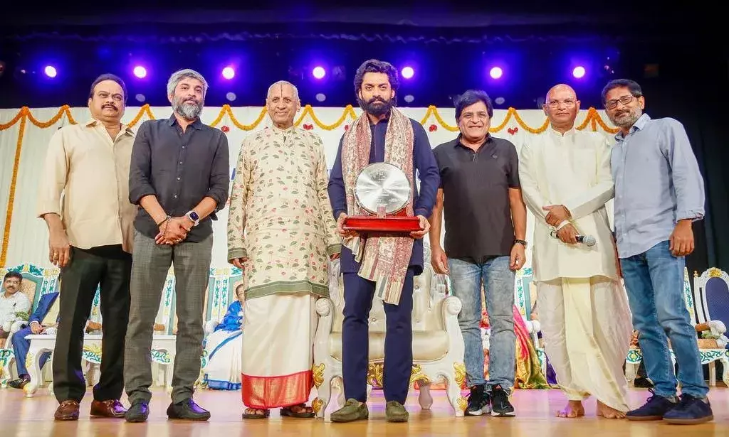 Cinema: శ్రీకళాసుధ ఉగాది పురస్కారాలు Cinema: శ్రీకళాసుధ ఉగాది పురస్కారాలు