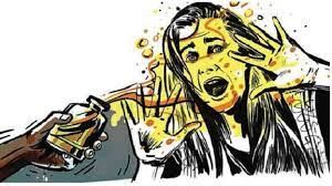 Crime: న్యాయస్థానంలోనే భార్యపై యాసిడ్‌ దాడి..ఎందుకంటే..
