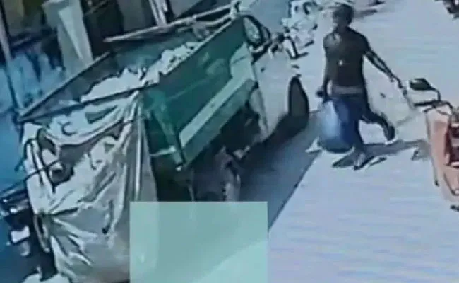 Malkajgiri: జీహెచ్‌ఎంసీ ట్రక్కు ఢీకొని చిన్నారి మృతి..