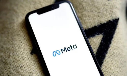 Meta Payouts : ఉద్యోగుల బోనస్ ను తగ్గించిన మెటా Meta Payouts : ఉద్యోగుల బోనస్ ను తగ్గించిన మెటా
