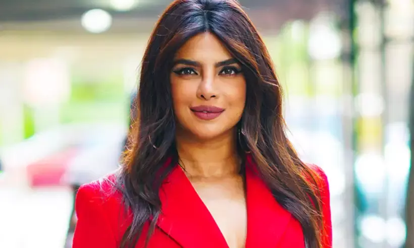 Entertainment: రంగుతక్కువని మేకప్ ఎక్కువ వేశారు....