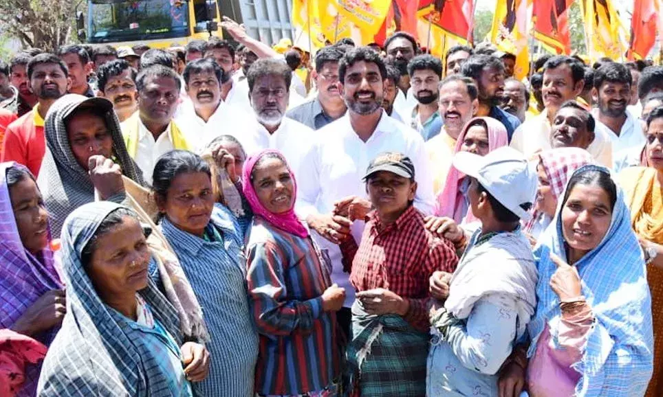 Yuvagalam: 55వ రోజుకు పాదయాత్ర.. 695.1 కిలోమీటర్లు పూర్తి Yuvagalam: 55వ రోజుకు పాదయాత్ర.. 695.1 కిలోమీటర్లు పూర్తి